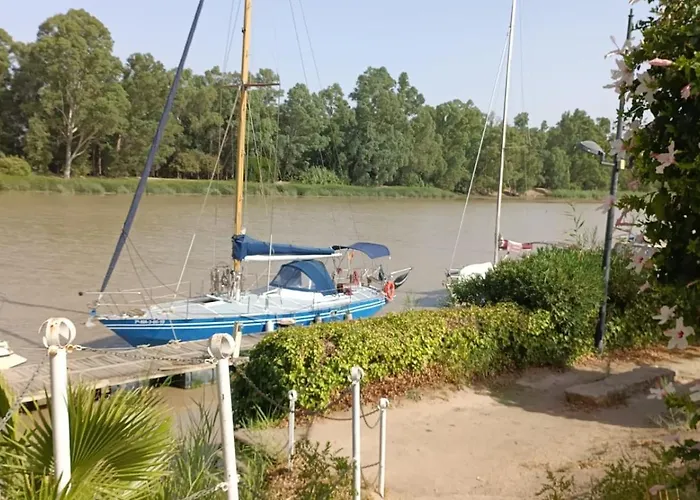 Tu Casa Flotante En Sevilla! Barco En Alquiler En El Guadalquivir ספינת מלון סביליה