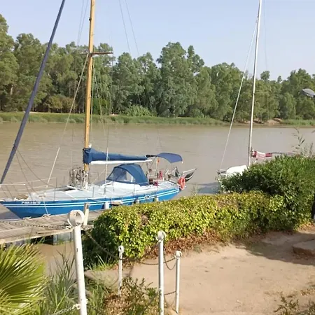 Tu Casa Flotante En Sevilla! Barco En Alquiler En El Guadalquivir Hotel na wodzie Sewilla